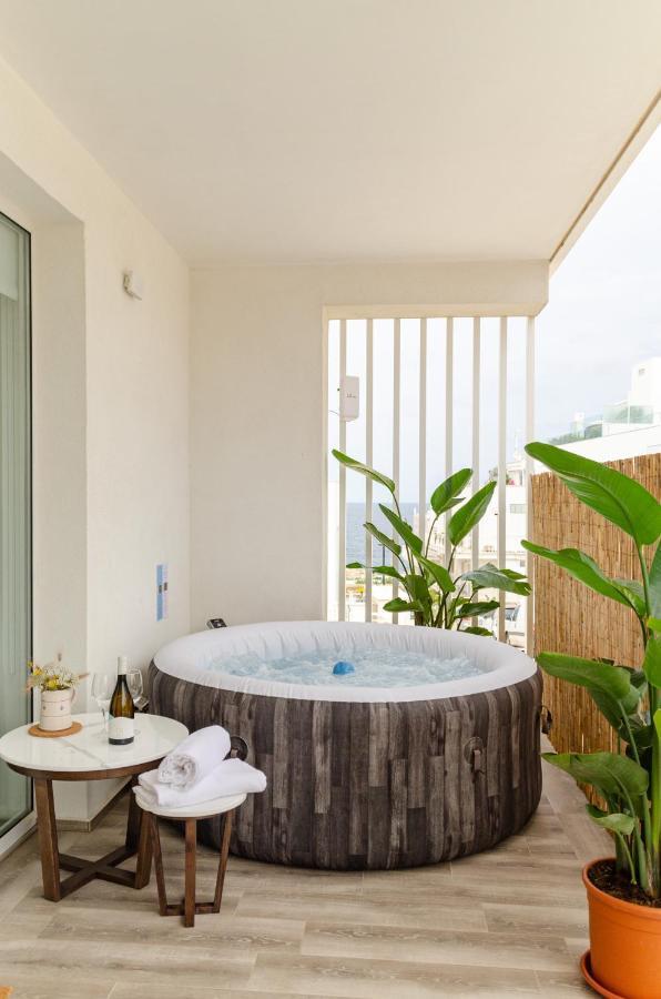 Apulialux Seaview Prestige Apt / Jacuzzi + Parking Apartment Полиняно а Маре Екстериор снимка